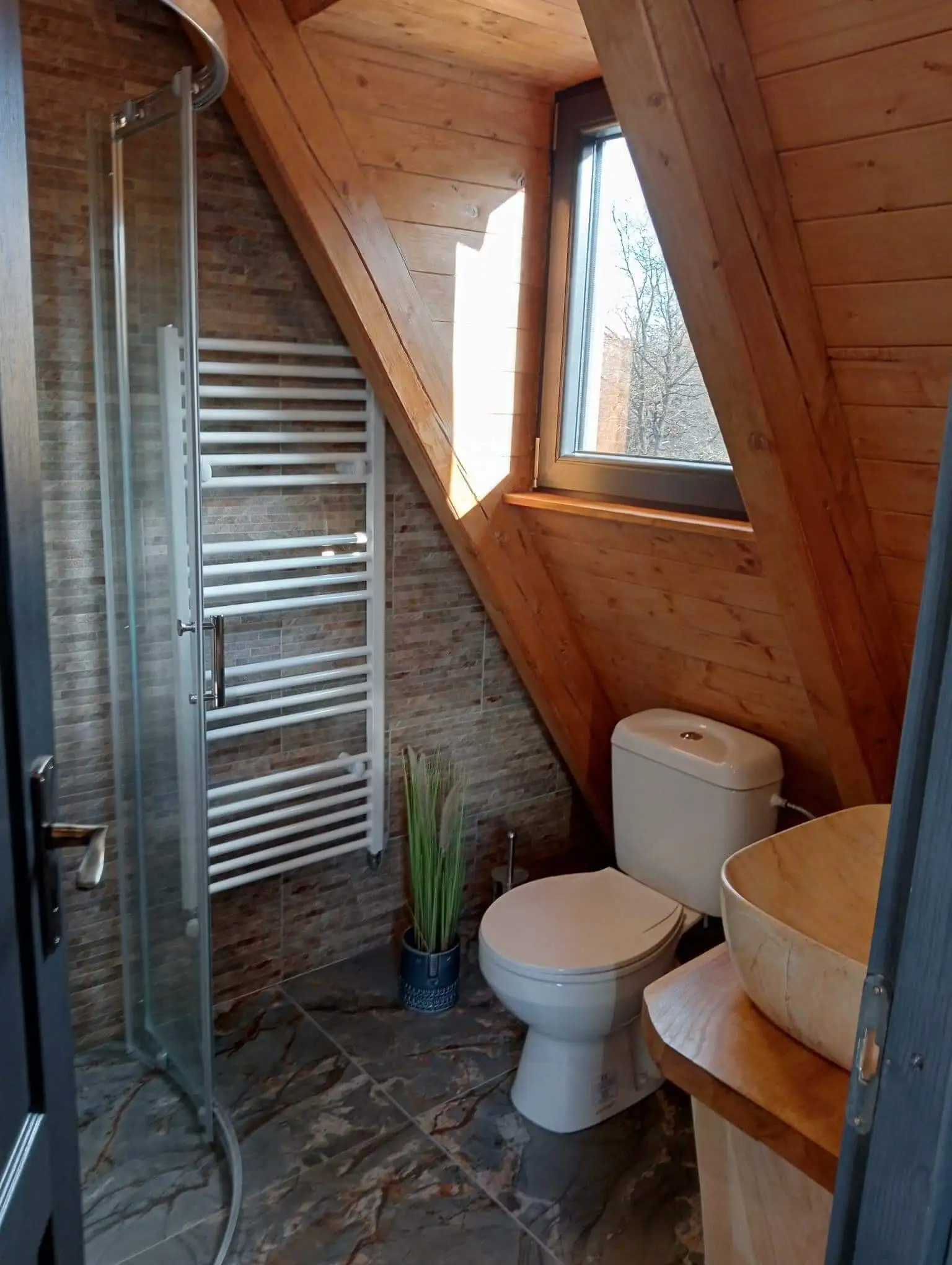 Baie spa cu lumină naturală