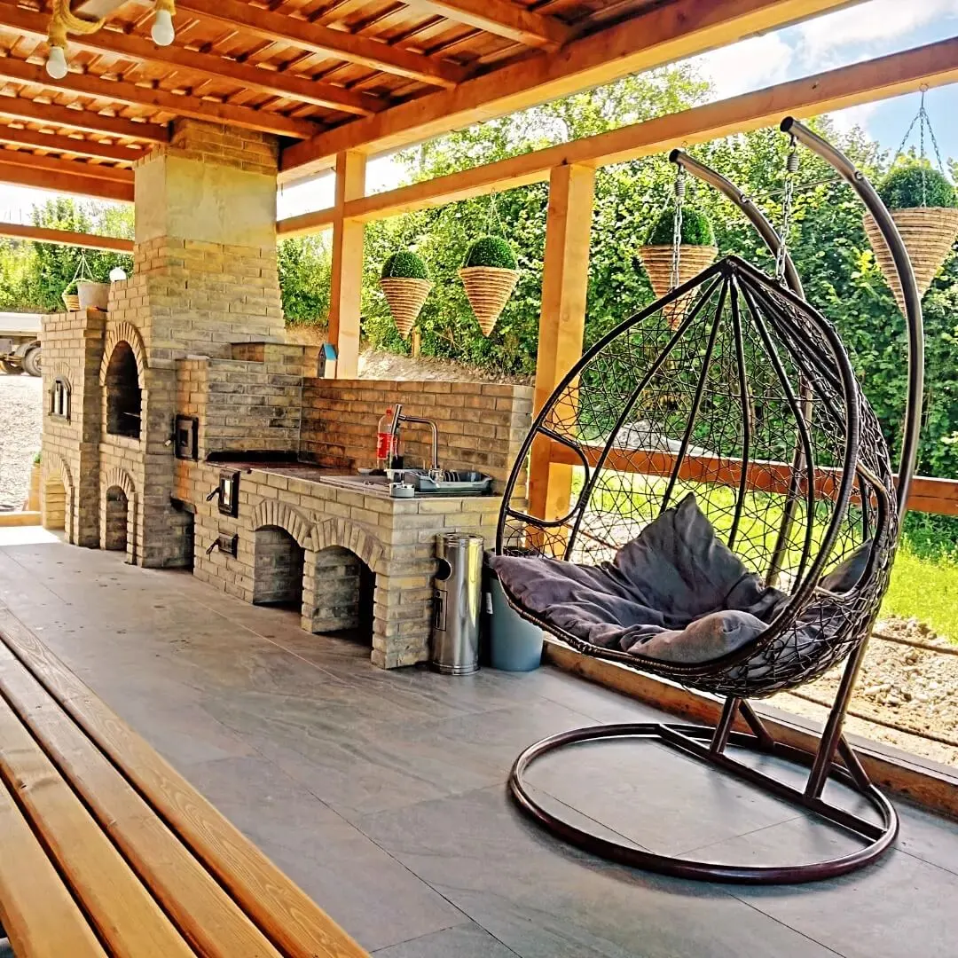 Terasă cu jacuzzi încălzit